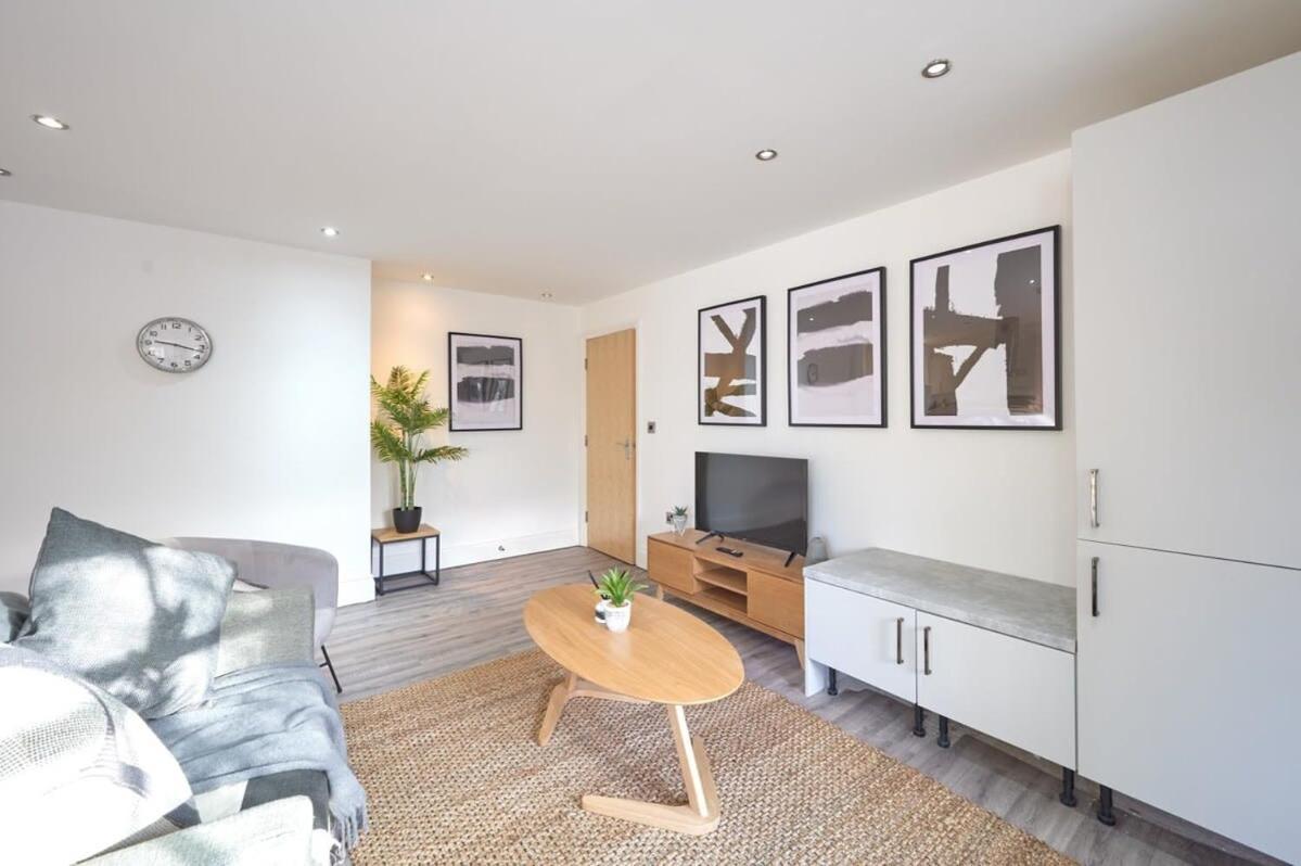 פרסטון A Stylish Apartment With Parking In Preston מראה חיצוני תמונה