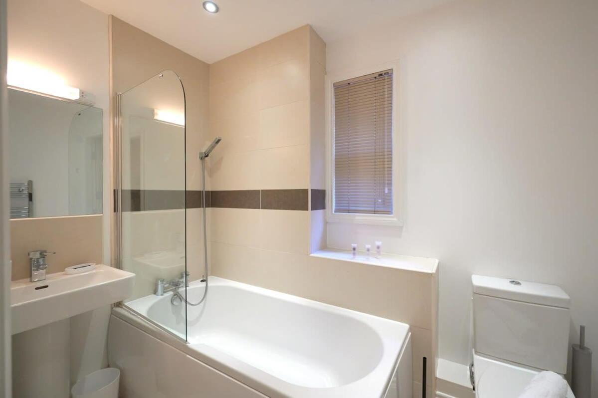 פרסטון A Stylish Apartment With Parking In Preston מראה חיצוני תמונה