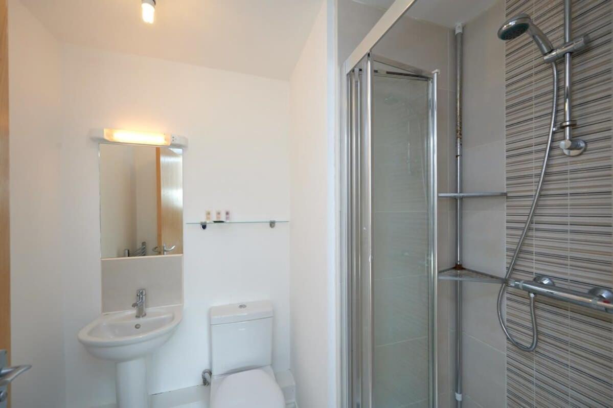 פרסטון A Stylish Apartment With Parking In Preston מראה חיצוני תמונה