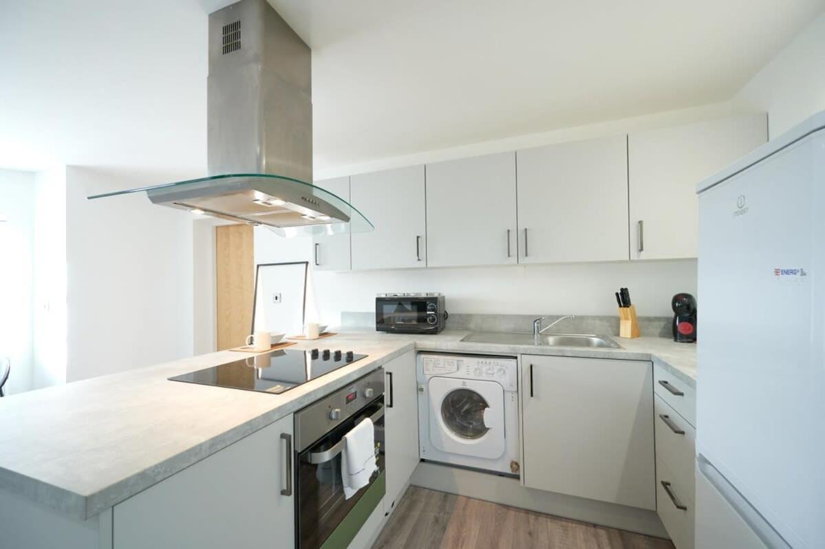 פרסטון A Stylish Apartment With Parking In Preston מראה חיצוני תמונה